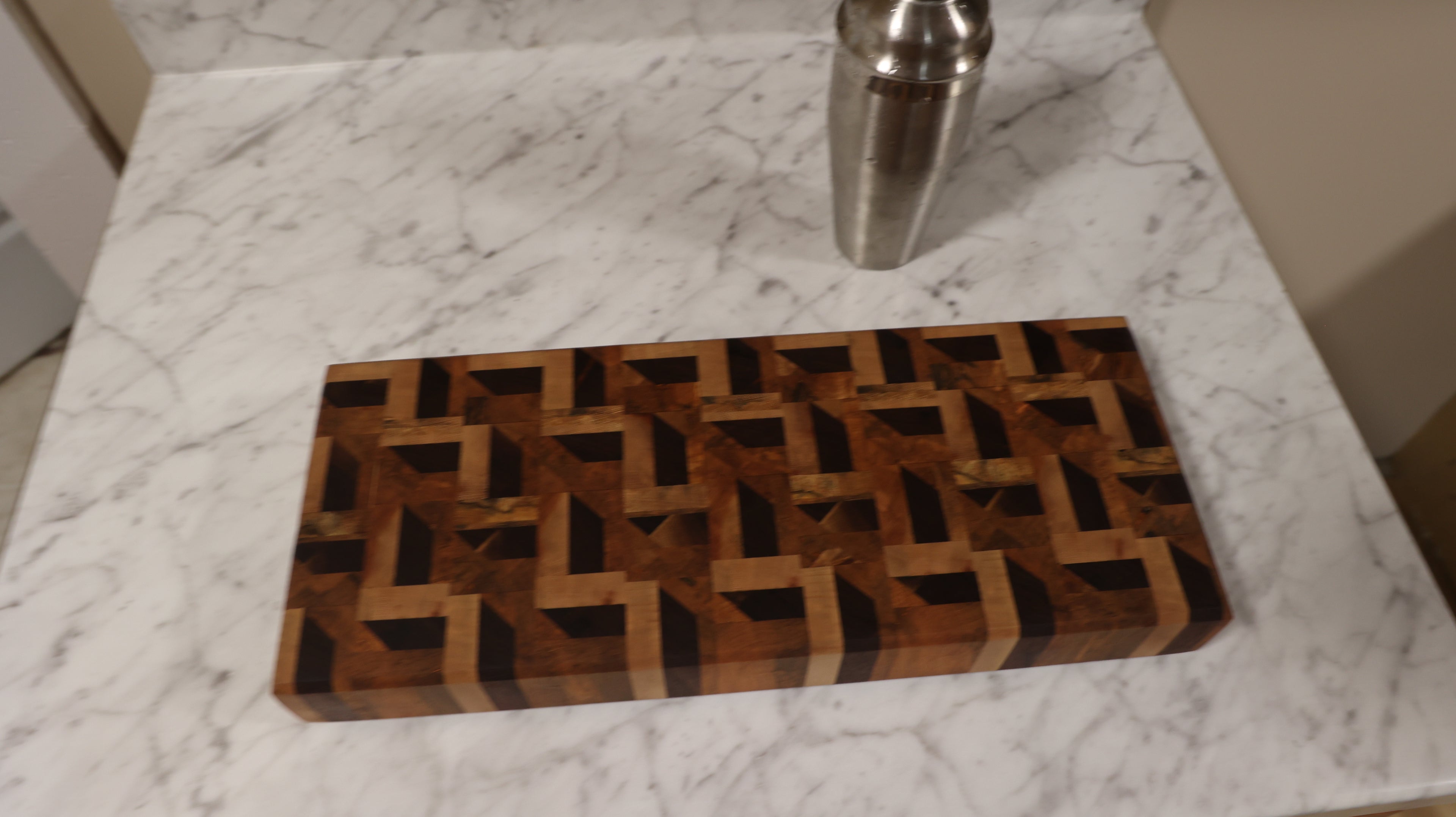 3D OPTICAL ILLUSION CHARCUTERIE CUTTING BOARD