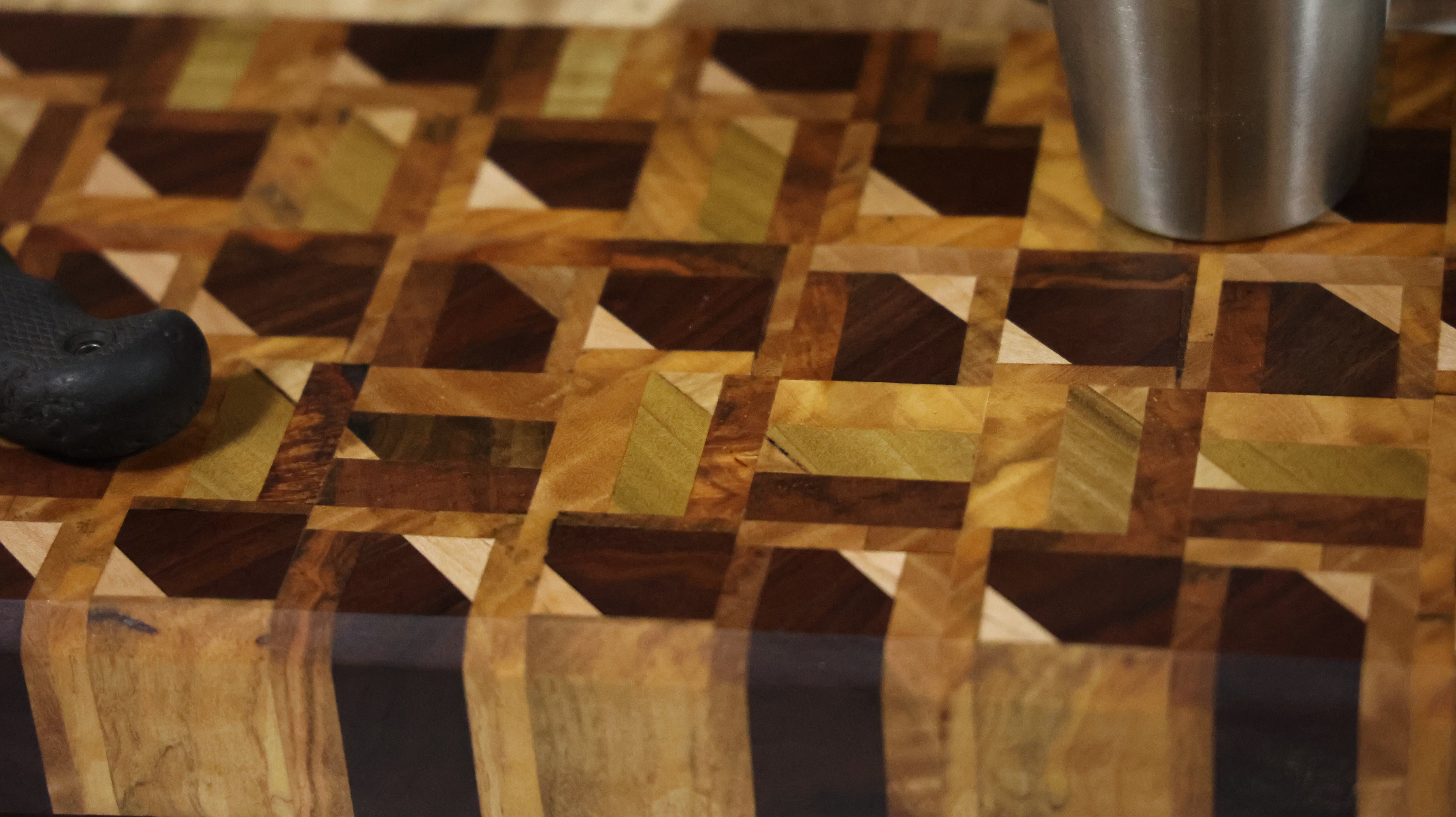 GEOMETRIC CUTTING BOARD