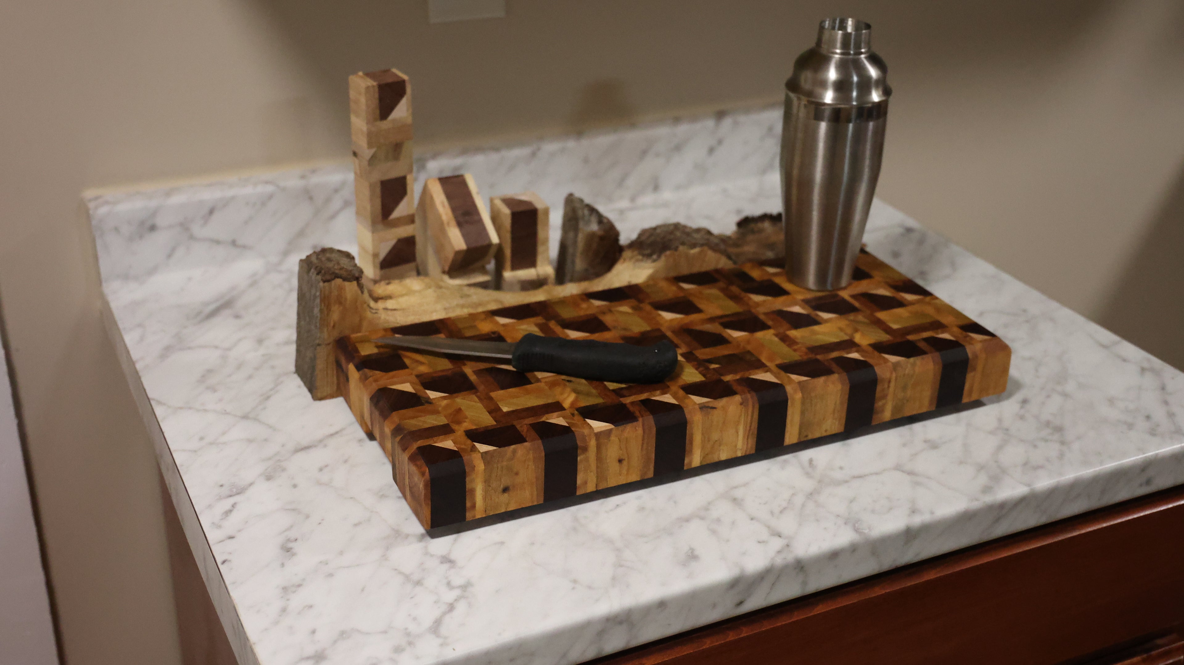 GEOMETRIC CUTTING BOARD